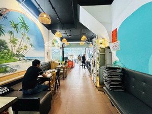 mặt phố duy tân - đường 40m - vỉa hè 20m