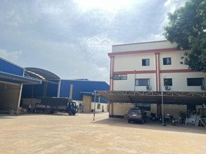 bán xưởng ngay cụm bến cát đang cho thuê 700tr 1/tháng hợp đồng còn 4 năm, xưởng còn mới giá 100tỷ