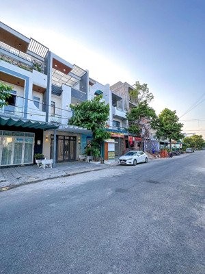 cho thuê nhà 1 trệt 2 lầu mới đẹp đường d4 kdc hồng loan thuận tiện vừa ở mở vp công ty tại nhà