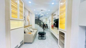 qgò vấp khu phân lô - nhà 5 tầng btct khu :54,6m2(4x14 m2 ) - 4pn,6wc - hẻm 8m ô tô tải tránh nhau