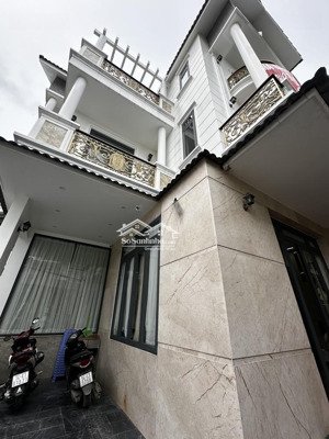 bán biệt thự 4 tầng lô góc siêu đẹp kdc gia hòa, phong phú, bình chánh 168m full nội thất