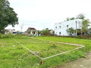 tôi cần bán lô đất sạch đẹp - đường otô 5m - gần chợ lệ trạch