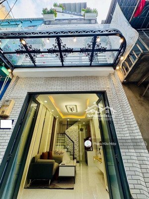 nhà mới cách mạng tháng 8, trung tâm quận 3 - full nội thất, dọn ở ngay đón tết - giá 4,86 tỷ