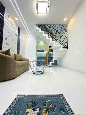 nhà mới 3 tầng lạc long quân trung tâm chợ tân bình 10m ra hẻm xe hơi giá chỉ 3,45 tỷ