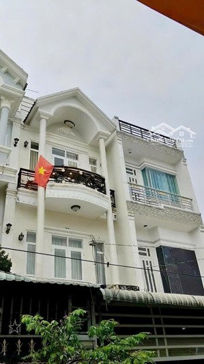 độc lạ còn xót căn nhà 4,5x15m, 4 tầng đường 7m chỉ 5,9 tỷ tại tt nhà bè. sát quận 7