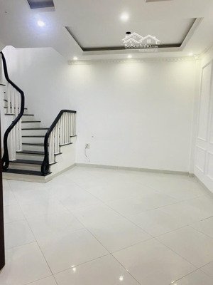 bán nhà 5 tầng tại ngọc trì, thạch bàn thiết kế hiện đại