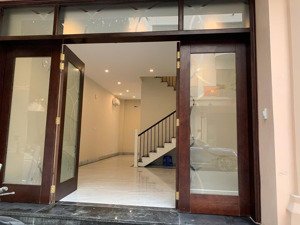 chính chủ cần cho thuê nhanh biệt thự liền kề hải âu 7, 65m x 5 tầng, giá chỉ 11 triệu/tháng