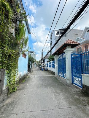 nhà lê đức thọ 118m2( 4,1 x 29) sổ hồng riêng không quy hoạch hẻm xe hơi giá 8,7 tỷ