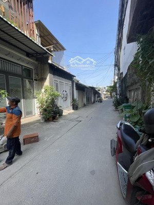 nhà mới liên khu 56 hẻm nhựa 8m nội bộ 4pn khép kín, ở trước tết