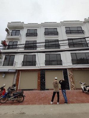 bán nhà gần bx yên nghĩa ô tô đỗ cửa , diện tích từ 35m2 chỉ từ 3,5 tỷ 4 tầng