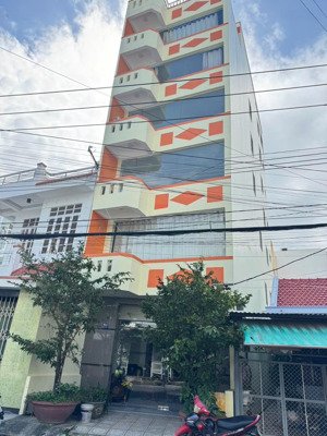 toà nhà 7 tầng 18 phòng có thang máy mặt tiền bắc sơn giá 12.5 tỷ tại nha trang .