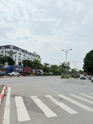 cần sang nhượng gấp nhà mặt phố kđt văn phú-hà đông - 350m2x8 tầng - lô góc - kd - nhỉnh 100 tỷ