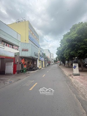 mặt tiền 14 đặng văn ngữ p10. q pn dt: 5.3 x 21 trệt 4 lầu giá : 27 tỷ hđt 57tr