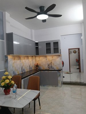 chỉ 5,3tỷ sỡ hữu ngay căn nhà 67m 2tầng mới toanh đường bùi minh trực phường 5 quận 8