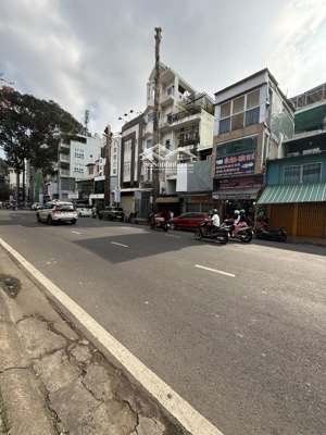 bán gấp nhà mặt tiền trần phú quận 5 giáp quận 1 chủ giảm tận đáy 1.8 tỷ