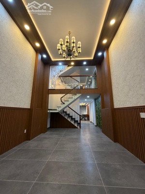 nhà mới lê văn quới, 2 tầng, 3pn, (4x12m), hẻm xe tải, ngay ngã 4 bốn xã, nhỉnh 4 tỷ