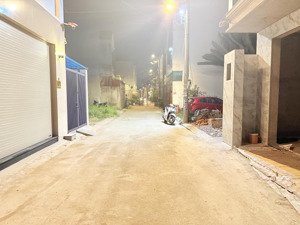 khu phân lô cực đẹp- hxh thông thoáng- hàng xóm thân thiện dân trí- nơi an cư lí tưởng