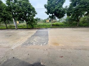 đẹp nhất khu 75m mặt tiền 6,25m đường rộng kinh doanh trục chính tái định cư hoà lạc 