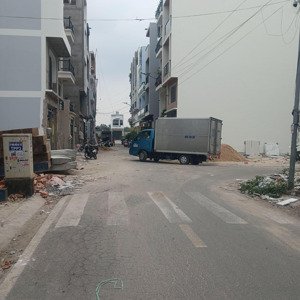 7 tỷ 400 thương lượng, nhà mới 5 tầng, mặt tiền kinh doanh, diện tích : ngan 4 mét -- dài 18 mét.