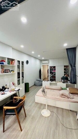 Hiếm Phú Nhuận,MT hẻm XH Huỳnh Văn Bánh,Vị trí sầm uất, 84M2 (4x21),4 Tầng,6Pn,chỉ 13.x Tỷ