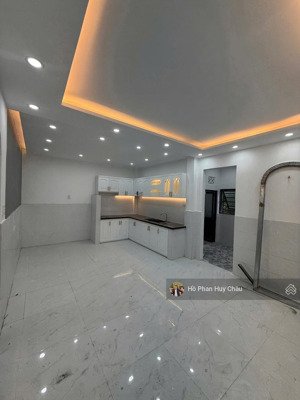 diện tích rộng 5.5 x 14 giá tốt 3 tỷ 6