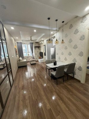 bán căn hộ chung cư riverside garden , nhà đẹp , full nội thất ở ngay , hướng đông tứ trạch