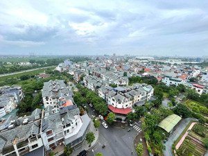 chính chủ bán chung cư thạch bàn mới, full nội thất m.tinh, 2pn, 2wc, 2 logia, view đẹp, thoáng