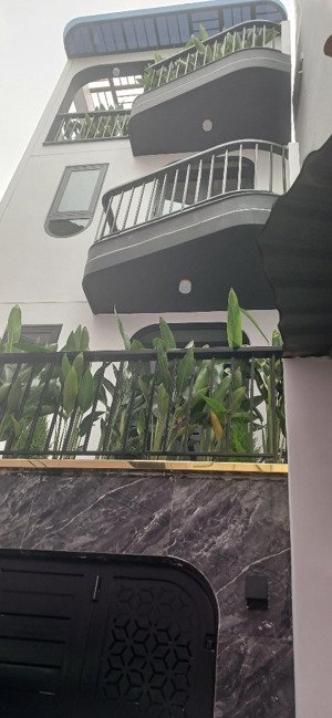 tôi cần bán nhà hxh 79 lê hoàng phái 52m2 ngang 4.1m 1 trệt 2 lầu nhỉnh 6 tỷ p.17 gò vấp.