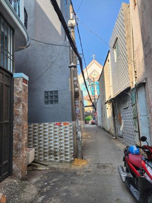 nhà thống nhất 1 xẹc hẽm oto cách mặt tiền 10m-1 trệt 1 lầu dt 56m-giá 6,1 tỷ