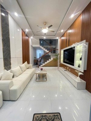 chủ mong muốn bán nhanh căn kiệt bình an 7, chỉ cần xách va li vào ở nhà mới fun nội thất.