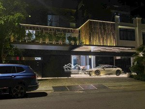 bán biệt thự siêu đẹp tứ lập mỹ gia 1 phú mỹ hưng liên hệ mạnh đạt