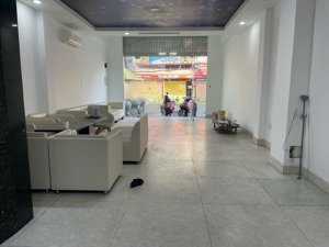 cho thuê nhà mặt phố đẹp làm văn phòng, có thang máy giá chỉ 45tr