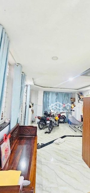 quận 10 đường 3tháng2 - bà hạt - dt 53m2(5x10) nở hậu - 5tầng btct nhà mới đẹp ở liền - giá 8,9 tỷ