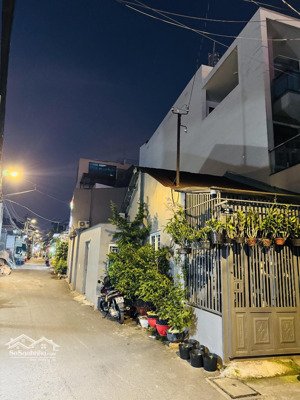 bán nhà mới 4 tầng - gần vincom lê văn việt - giá 6,3 tỷ