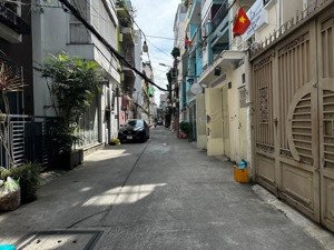 bán nhà giá hời quận 3 - dt 143,8m2 ngang hơn 6m - sân rộng trước nhà - giá 23,5 tỷ