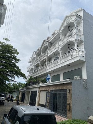 bán đẹp đường lê văn lương dt: 8x11m(88m2) đường 7m, kdc rạch tôm - giá 3,9 tỷ