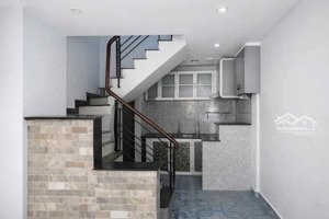 nhà nc - vũ tùng - 3x8m - 1 trệt 3 lầu - 3pn 3wc - 8 triệu tl - gọi hằng xem nhà