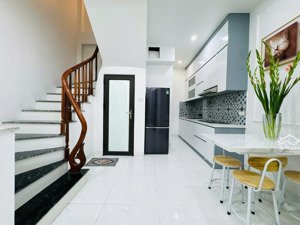 siêu phẩm nhà đẹp ở ngay - cách phố bạch mai 40m - full nội thất - khu an ninh dân trí cao