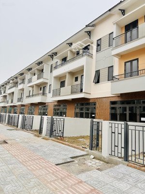 bán nhanh căn shophouse giá tốt nhất sát hà nội đón sóng sân bay gia bình