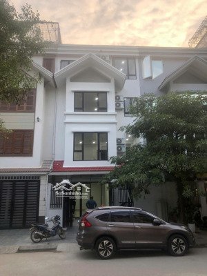 cho thuê nhà mặt phố kđt mễ trì (vov) vị trí vàng, phù hợp làm văn phòng hay kinh doanh đều đỉnh