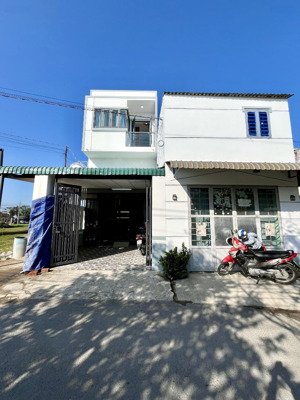 bán nhà riêng tại trung tâm ngã 3 mỹ hạnh nam, đức hòa, long an, 2,25 tỷ, 110 m2