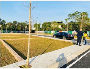 nhỉnh 3 tỷ đất thổ cư trung tâm cnc hoà lạc 100m2, mt 6m, phú cát, hà nội, gần metro 5, fpt,đhqg