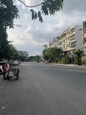 bán nhà khu vip, quy hoạch đẹp, 4 tầng mặt tiền đường hơn 10m thuộc khu dân cư an sương quận 12.