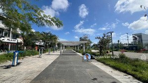 đối diện công viên thu bồn đất đẹp đường nhân hòa 6 kinh doanh tốt diện tích: 100m