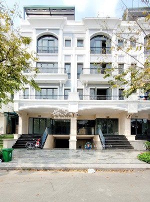 nóng cho thuê nguyên căn giá thuê $60tr/tháng nhà phố hàng siêu hiếm hoàn thiện. (dt nhà 9x20m)