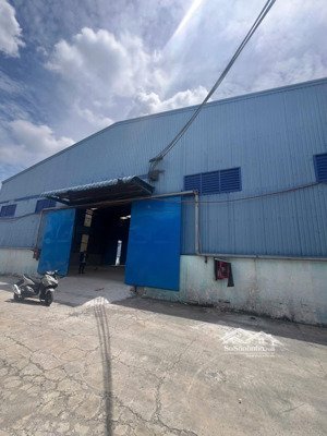 cho thuê xưởng 1080m2. đức hoà đông. long an