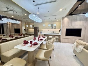 bán cc đẹp xuất sắc tại vinhomes central park, 9 tỷ, 82m2, 2pn, 2wc. liên hệ 