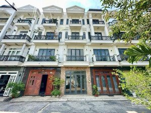 giáp tt thương mại aeon tân phú _nhà đẹp vào ở ngay đón tết _dt58zm2_5tầng lầu_xe hơi ngủ nhà