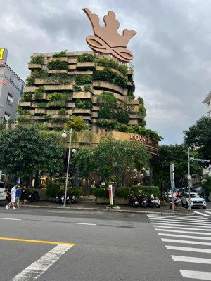 tòa nhà góc 2 mt hoàng sa, q1 - dt 17x25m, dts 1730m2 - hầm 7 tầng - hđt 320 tr/tháng - giá 75 tỷ