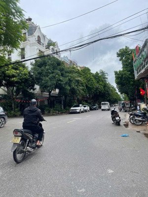 siêu víp mặt phố - vỉa hè- sát hồ - bãi đỗ xe - víp thanh xuân - 52m 17 tỷ 500